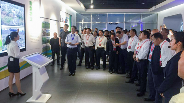 智慧涼都科技農(nóng)業(yè)云平臺受到六盤水電視臺、貴州日報社等媒體關(guān)注